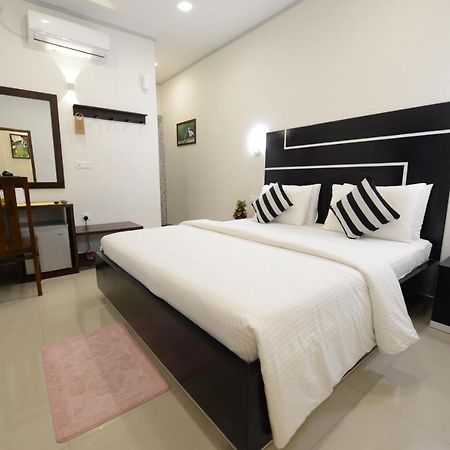 Diva Villa Airport Transit Hotel 카투나야크 외부 사진