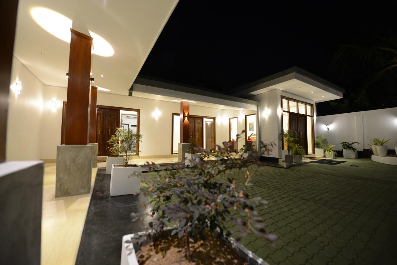 Diva Villa Airport Transit Hotel 카투나야크 외부 사진