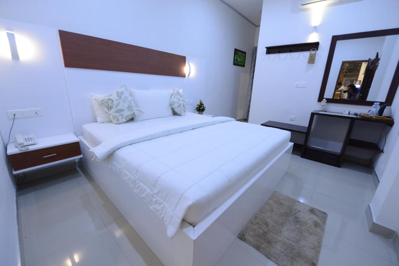 Diva Villa Airport Transit Hotel 카투나야크 외부 사진